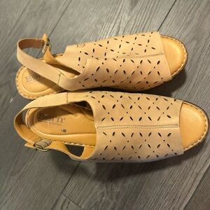 Born Beige Women's Sandals